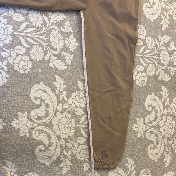 RVCA Beige Joggers ~ Size Small - Picture 4 of 4